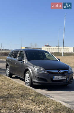 Универсал Opel Astra 2011 в 