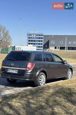 Универсал Opel Astra 2011 в 