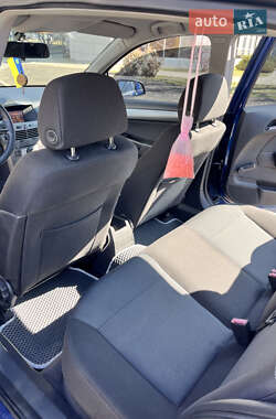 Хэтчбек Opel Astra 2004 в 