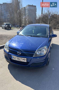 Хэтчбек Opel Astra 2004 в 