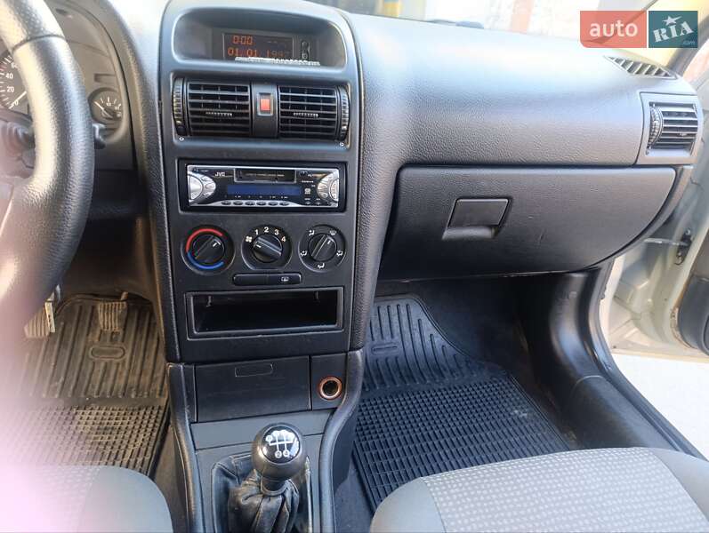 Седан Opel Astra 2007 в Хмельницком