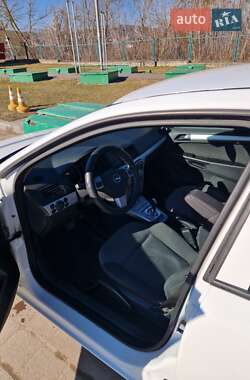 Хэтчбек Opel Astra 2009 в 