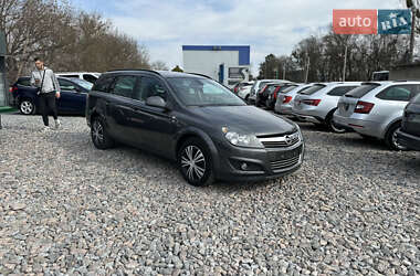 Универсал Opel Astra 2010 в 