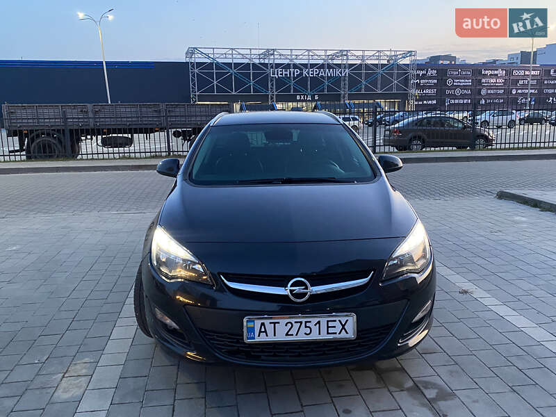 Универсал Opel Astra 2014 в Ивано-Франковске