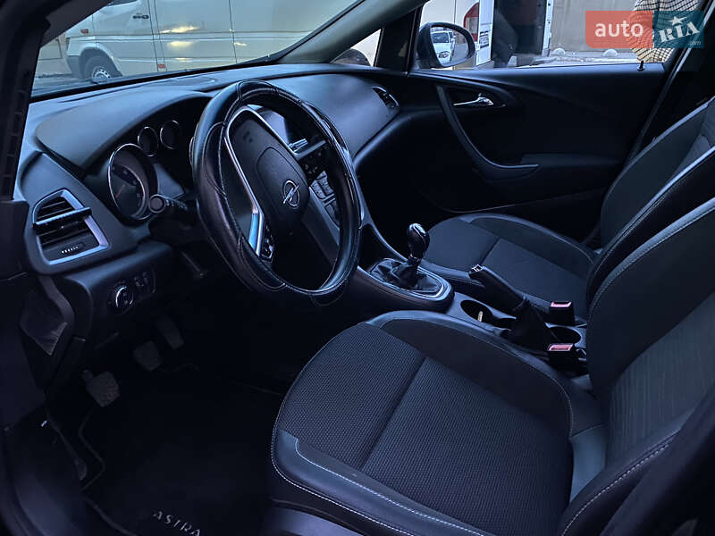 Универсал Opel Astra 2014 в Ивано-Франковске