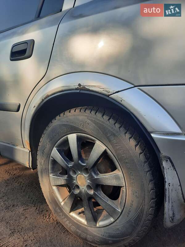 Седан Opel Astra 2005 в Сумах