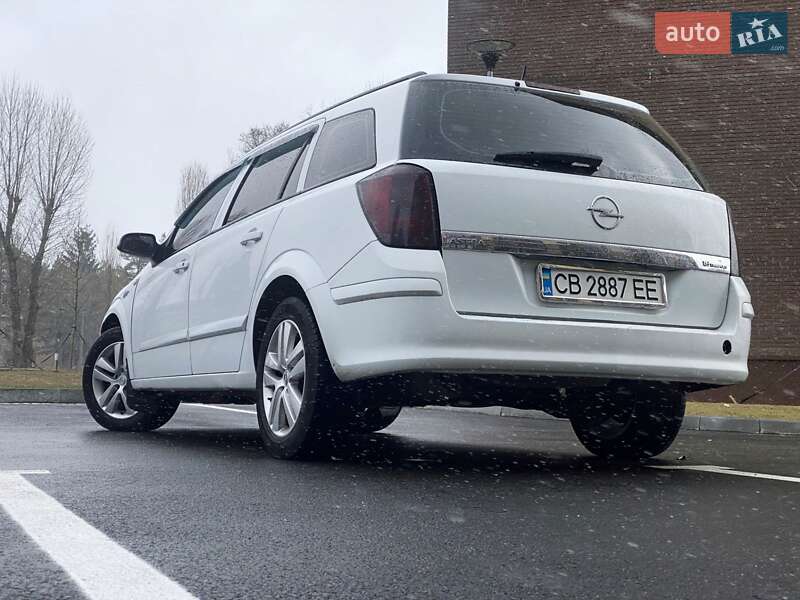 Універсал Opel Astra 2005 в Чернігові