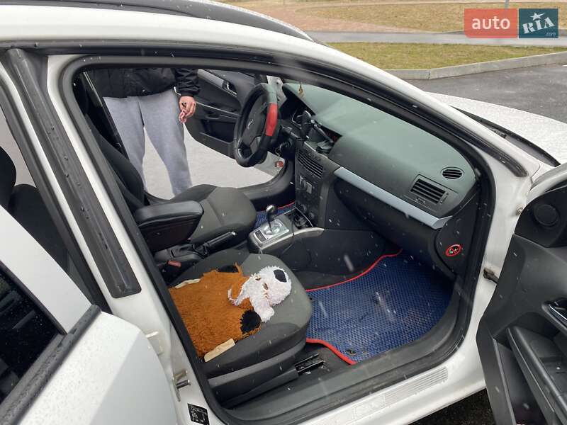 Універсал Opel Astra 2005 в Чернігові