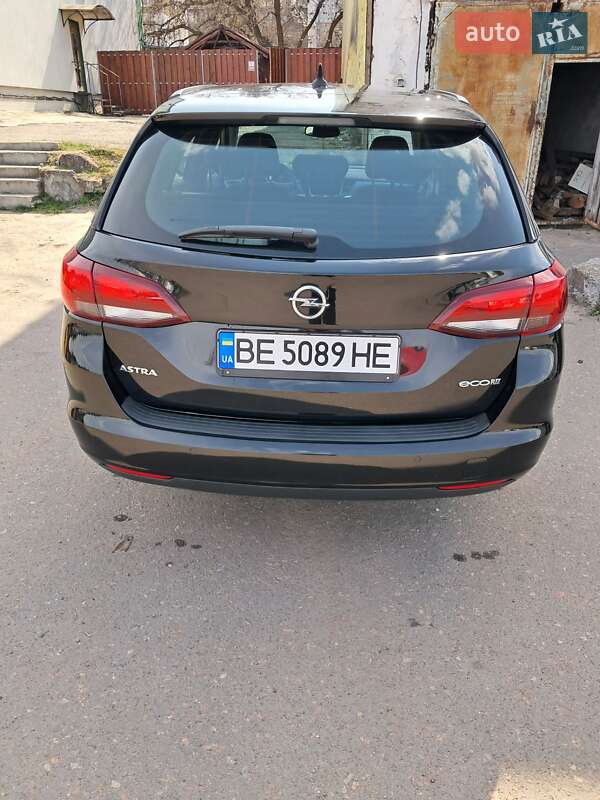 Универсал Opel Astra 2016 в Николаеве