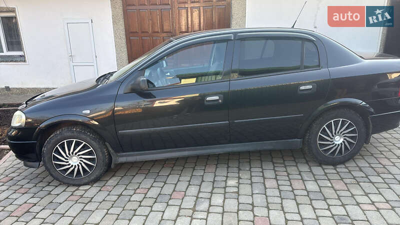 Седан Opel Astra 2006 в Богородчанах