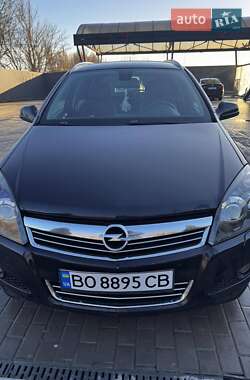 Универсал Opel Astra 2010 в 