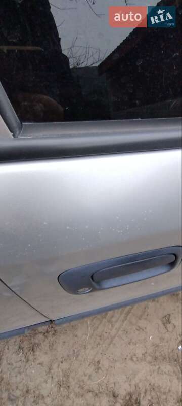 Седан Opel Astra 2005 в Ровно