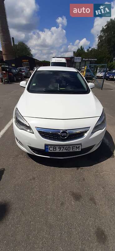 Хэтчбек Opel Astra 2011 в Нежине