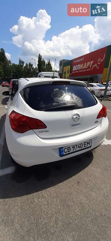 Хэтчбек Opel Astra 2011 в Нежине