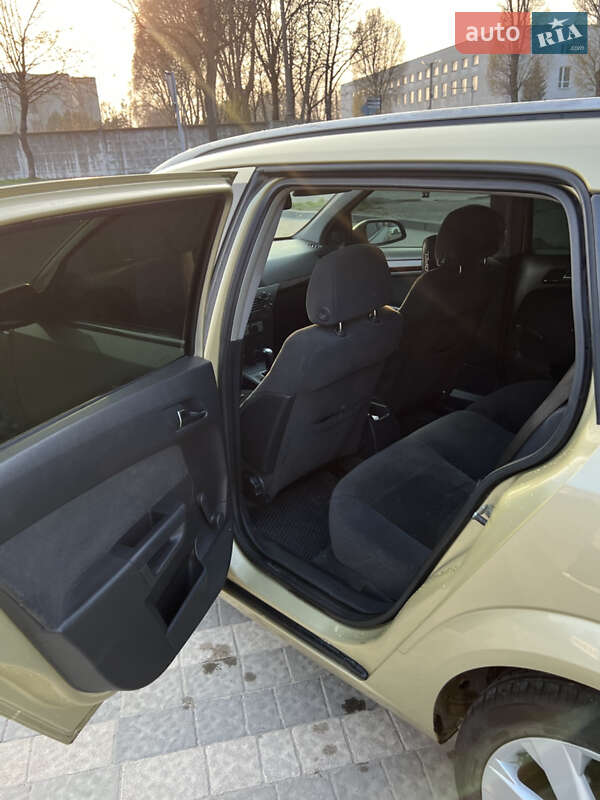 Универсал Opel Astra 2004 в Львове