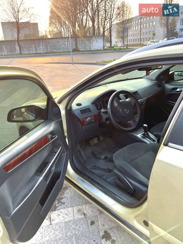 Универсал Opel Astra 2004 в Львове