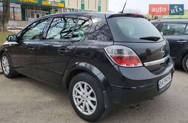 Хэтчбек Opel Astra 2007 в 