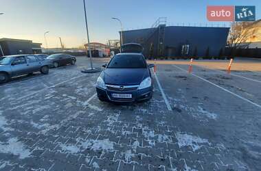 Хэтчбек Opel Astra 2007 в 