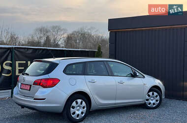 Универсал Opel Astra 2010 в 
