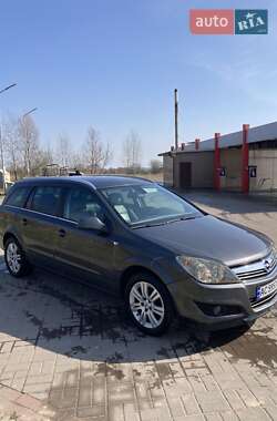 Универсал Opel Astra 2010 в 