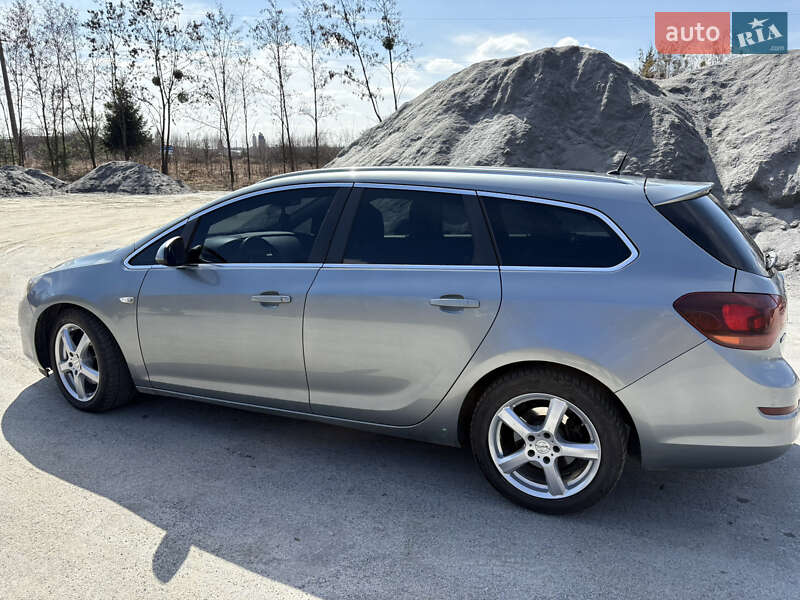 Универсал Opel Astra 2011 в Славуте
