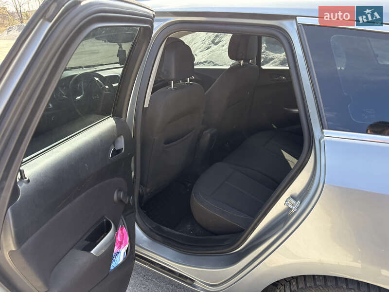 Универсал Opel Astra 2011 в Славуте