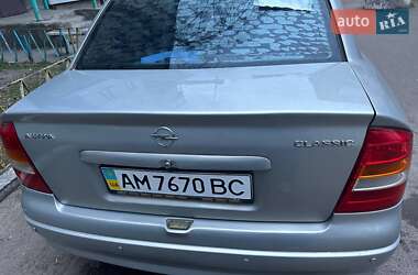 Седан Opel Astra 2005 в 