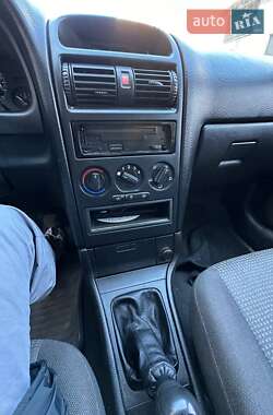 Седан Opel Astra 2005 в 