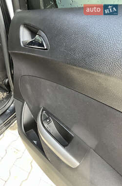 Универсал Opel Astra 2011 в 