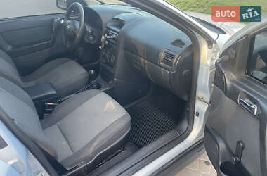 Седан Opel Astra 2005 в 