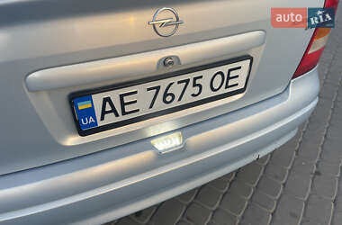 Седан Opel Astra 2005 в 