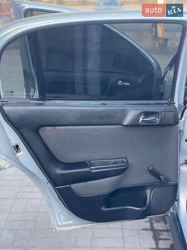 Седан Opel Astra 2005 в Новомосковську