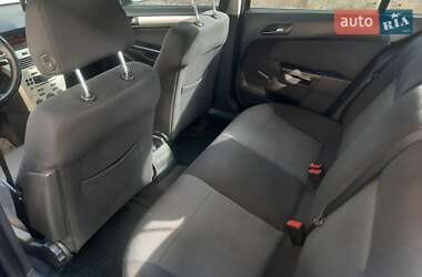 Хэтчбек Opel Astra 2007 в 