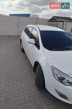 Універсал Opel Astra 2011 в 
