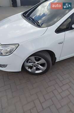 Універсал Opel Astra 2011 в 