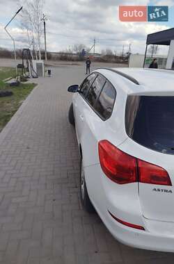 Універсал Opel Astra 2011 в 
