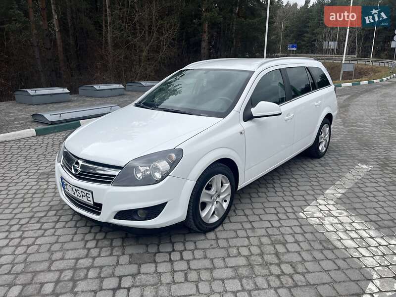 Opel Astra 2012