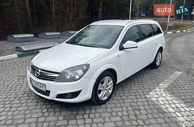 Универсал Opel Astra 2012 в 