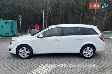 Универсал Opel Astra 2012 в 