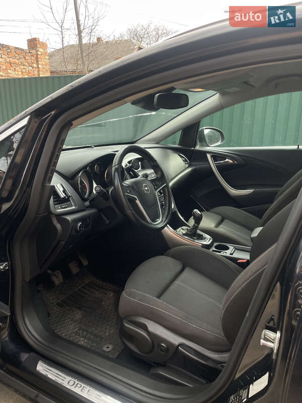 Универсал Opel Astra 2011 в Бердичеве