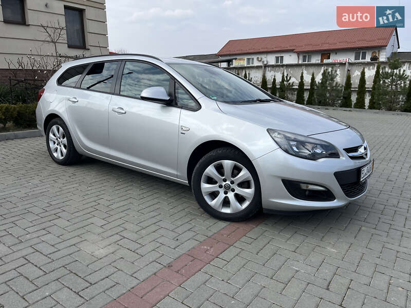 Універсал Opel Astra 2014 в Золочеві