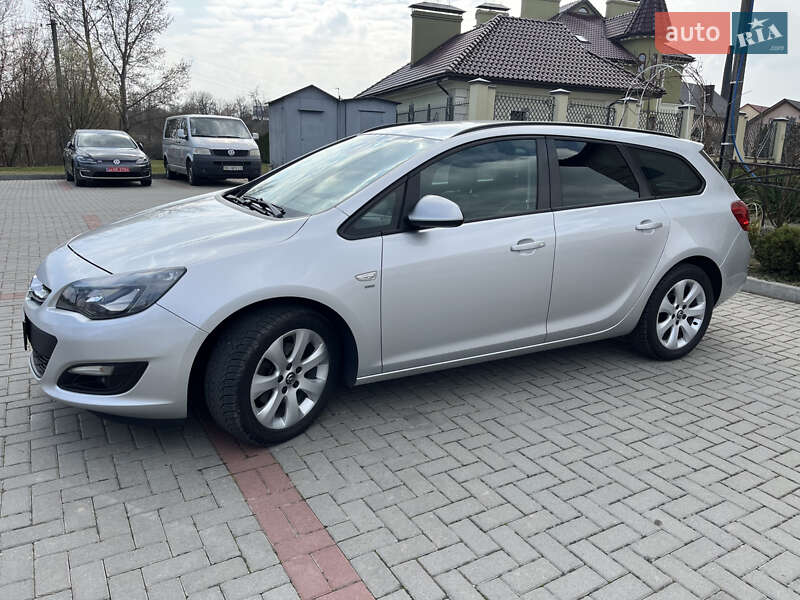 Універсал Opel Astra 2014 в Золочеві