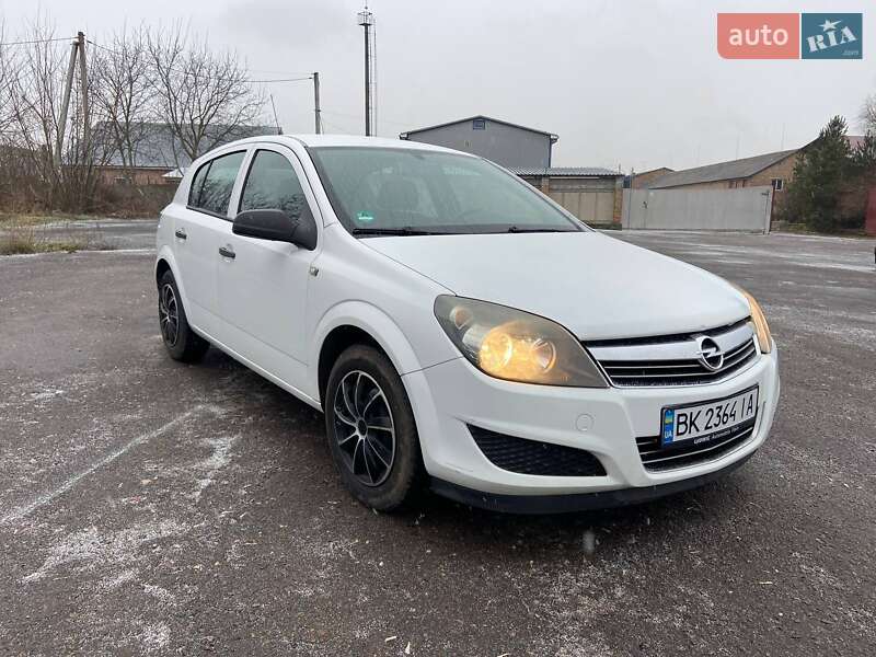Хэтчбек Opel Astra 2009 в Здолбунове