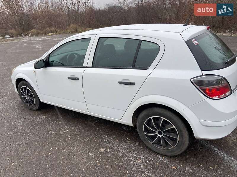 Хэтчбек Opel Astra 2009 в Здолбунове
