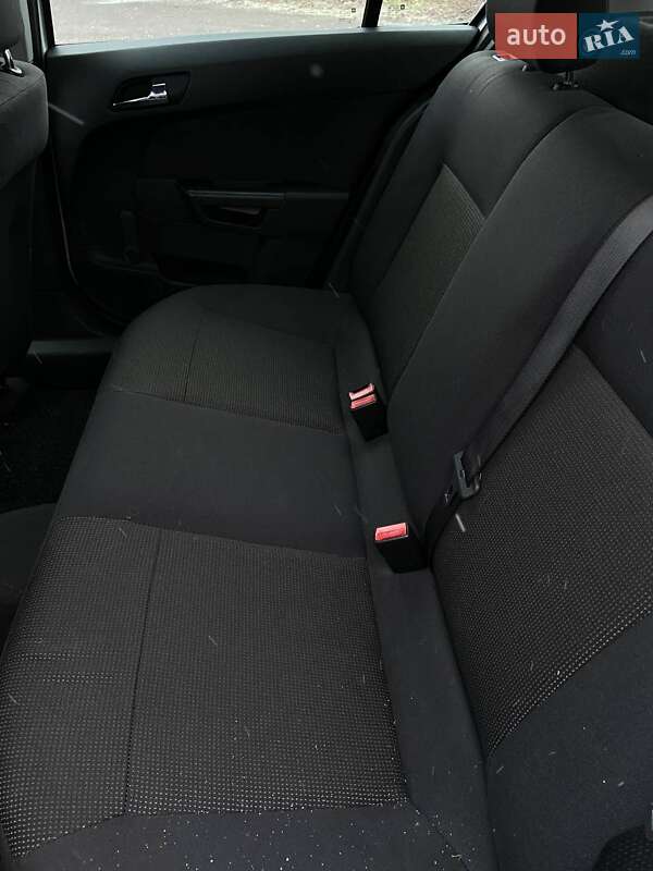 Хэтчбек Opel Astra 2009 в Здолбунове