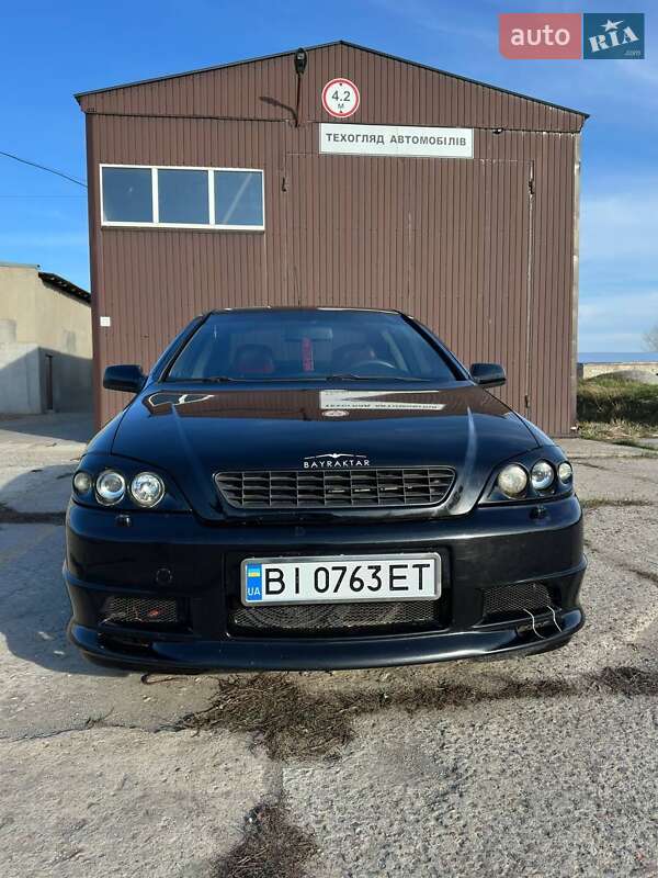 Купе Opel Astra 2001 в 