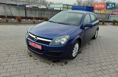 Хэтчбек Opel Astra 2006 в 