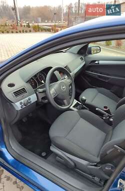 Хэтчбек Opel Astra 2006 в 