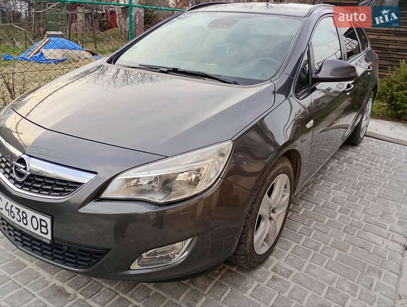 Opel Astra 2011