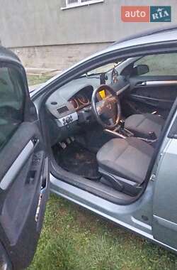 Универсал Opel Astra 2006 в 